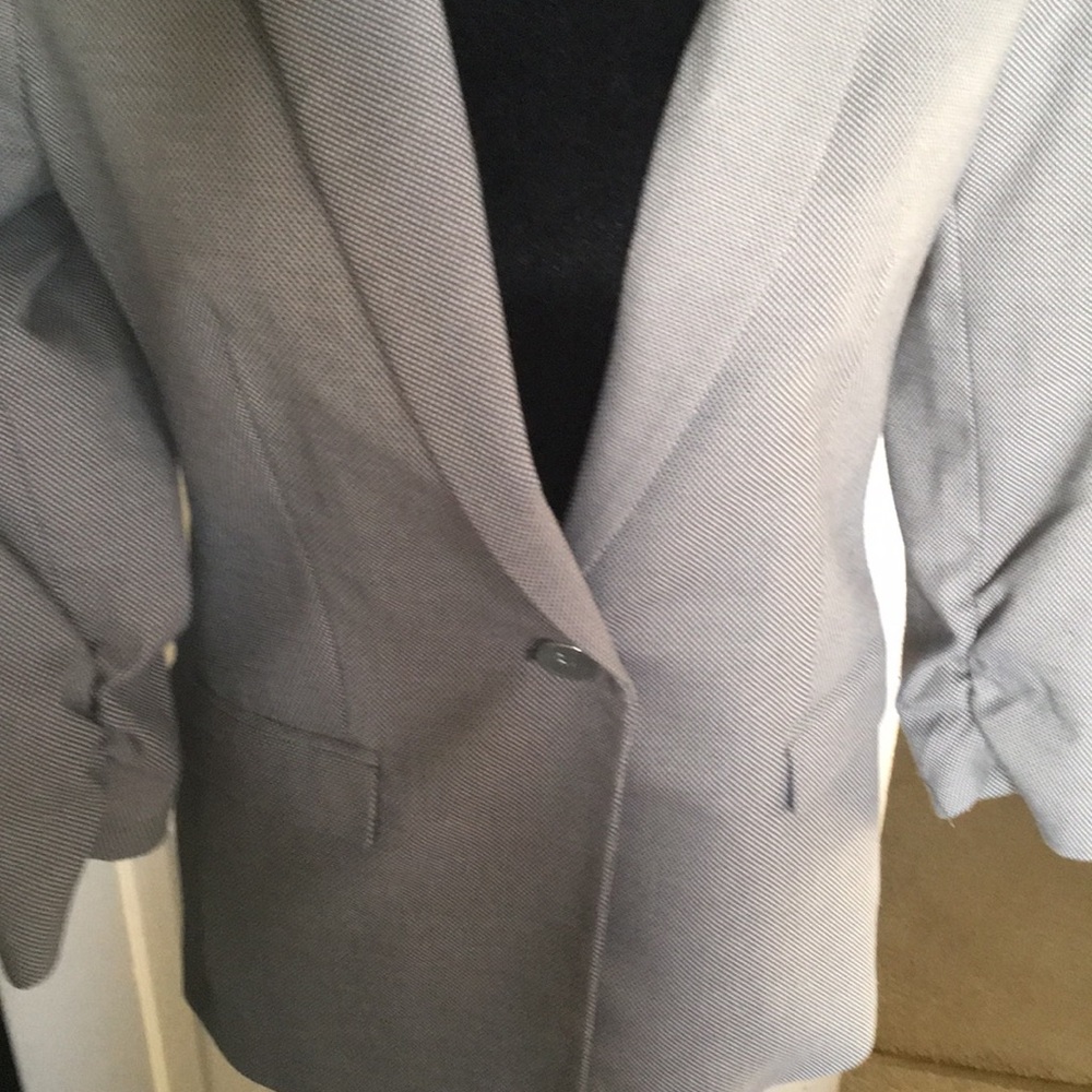 Blazer - Picture 3 of 5